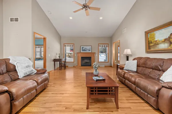 $415,000 | 100 Jennifer Circle, Mount Horeb, WI 53572