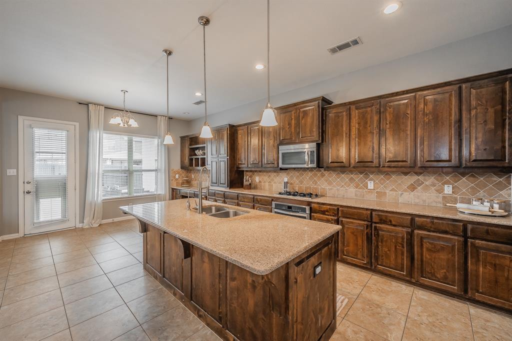 1020 Longhill Way Forney, TX 75126 - Photo 13 of 39