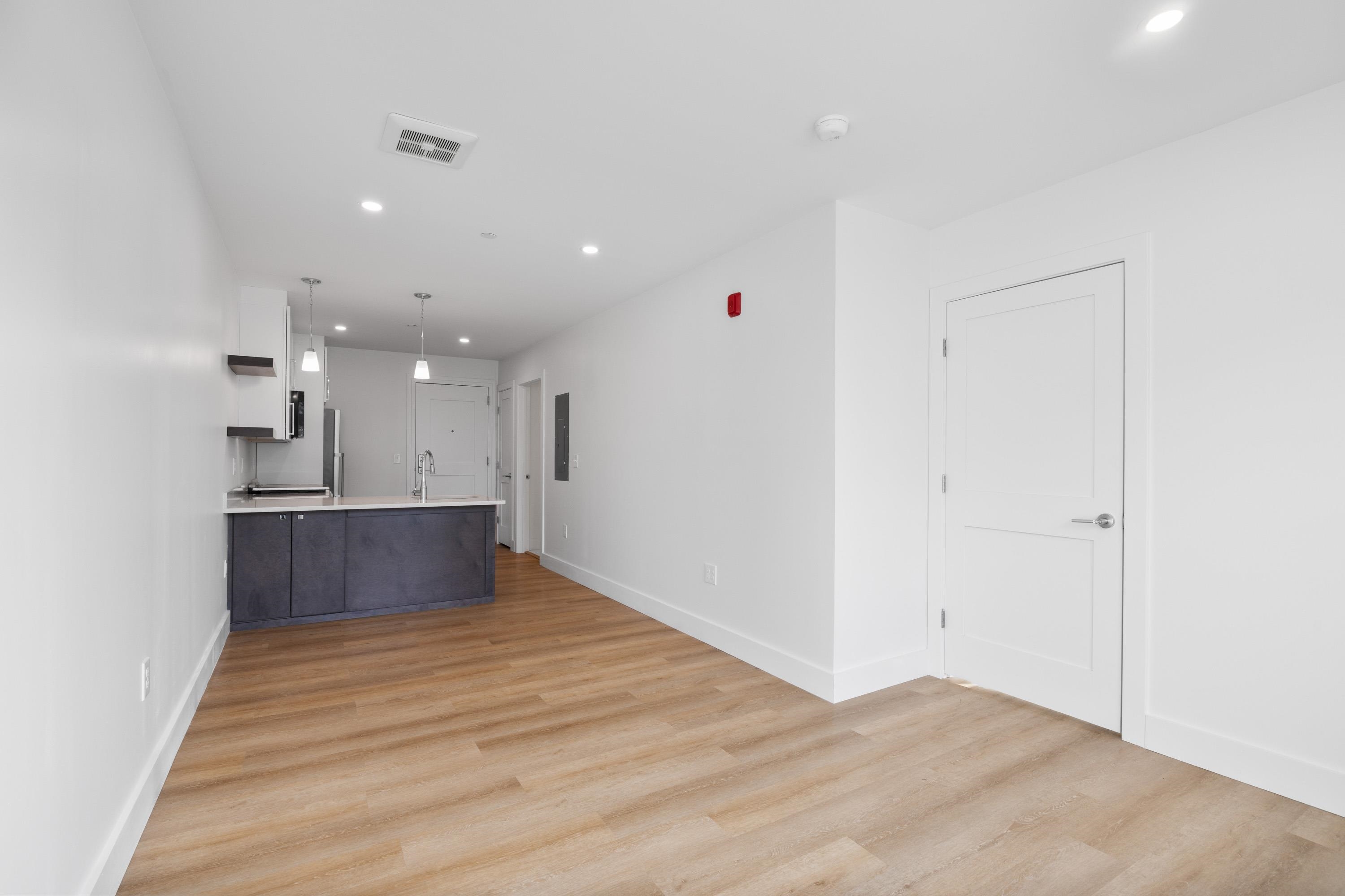 238 Deer Street, Unit 305 Portsmouth, NH 03801 - Photo 8 of 12