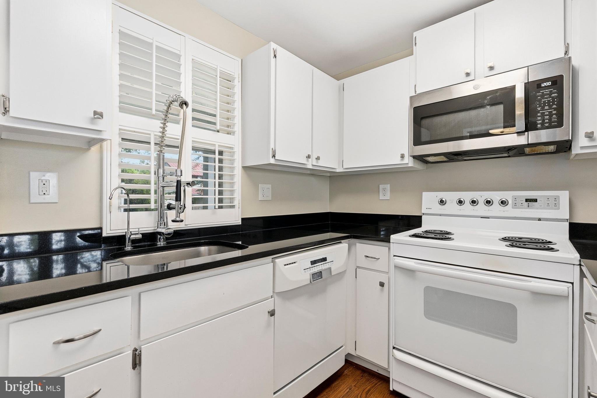 9406 Hale Place Silver Spring, MD 20910 - Photo 14 of 43