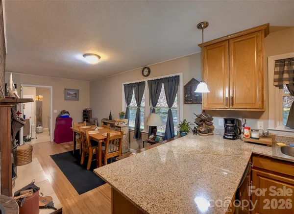$398,000 | 583 Deer Park Lake Road, Spruce Pine, NC 28777