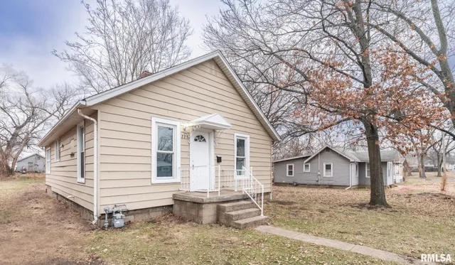 $49,900 | 223 Cooper Street, Pekin, IL 61554