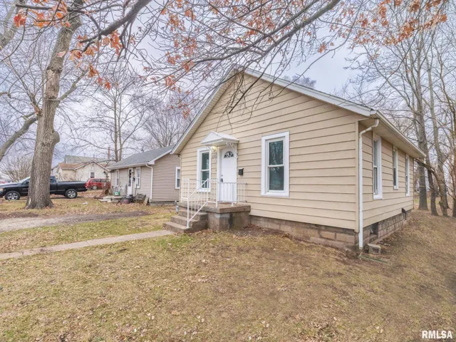$49,900 | 223 Cooper Street, Pekin, IL 61554