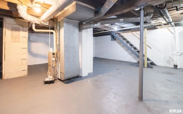 $49,900 | 223 Cooper Street, Pekin, IL 61554