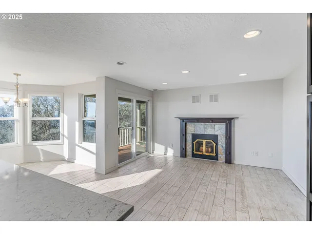 $1,475,000 | 2665 North Pacific Highway West, Rickreall, OR 97371