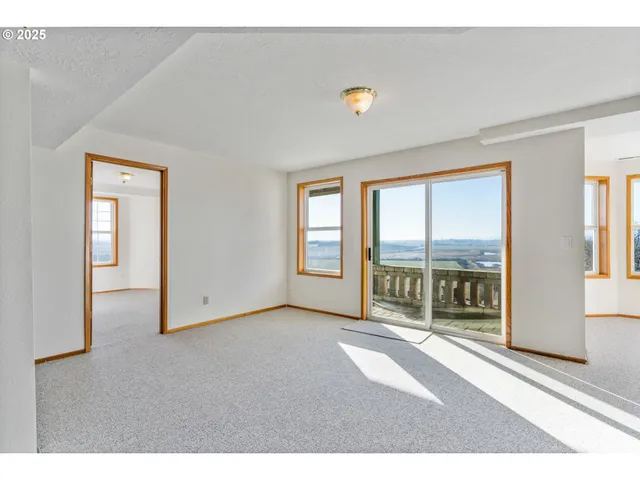 $1,475,000 | 2665 North Pacific Highway West, Rickreall, OR 97371