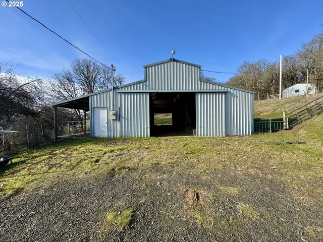 $1,475,000 | 2665 North Pacific Highway West, Rickreall, OR 97371