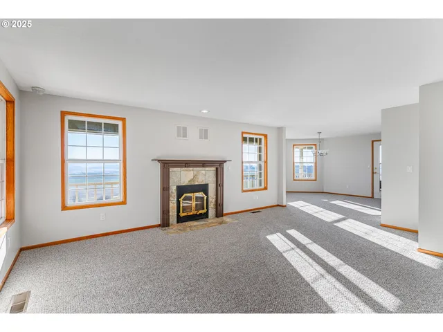 $1,475,000 | 2665 North Pacific Highway West, Rickreall, OR 97371