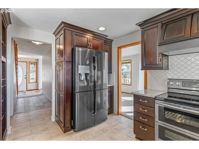 $1,475,000 | 2665 North Pacific Highway West, Rickreall, OR 97371