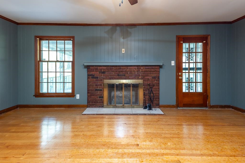 2448 Elmore Park Road Bartlett, TN 38134 - Photo 15 of 28 a living room with a fireplace