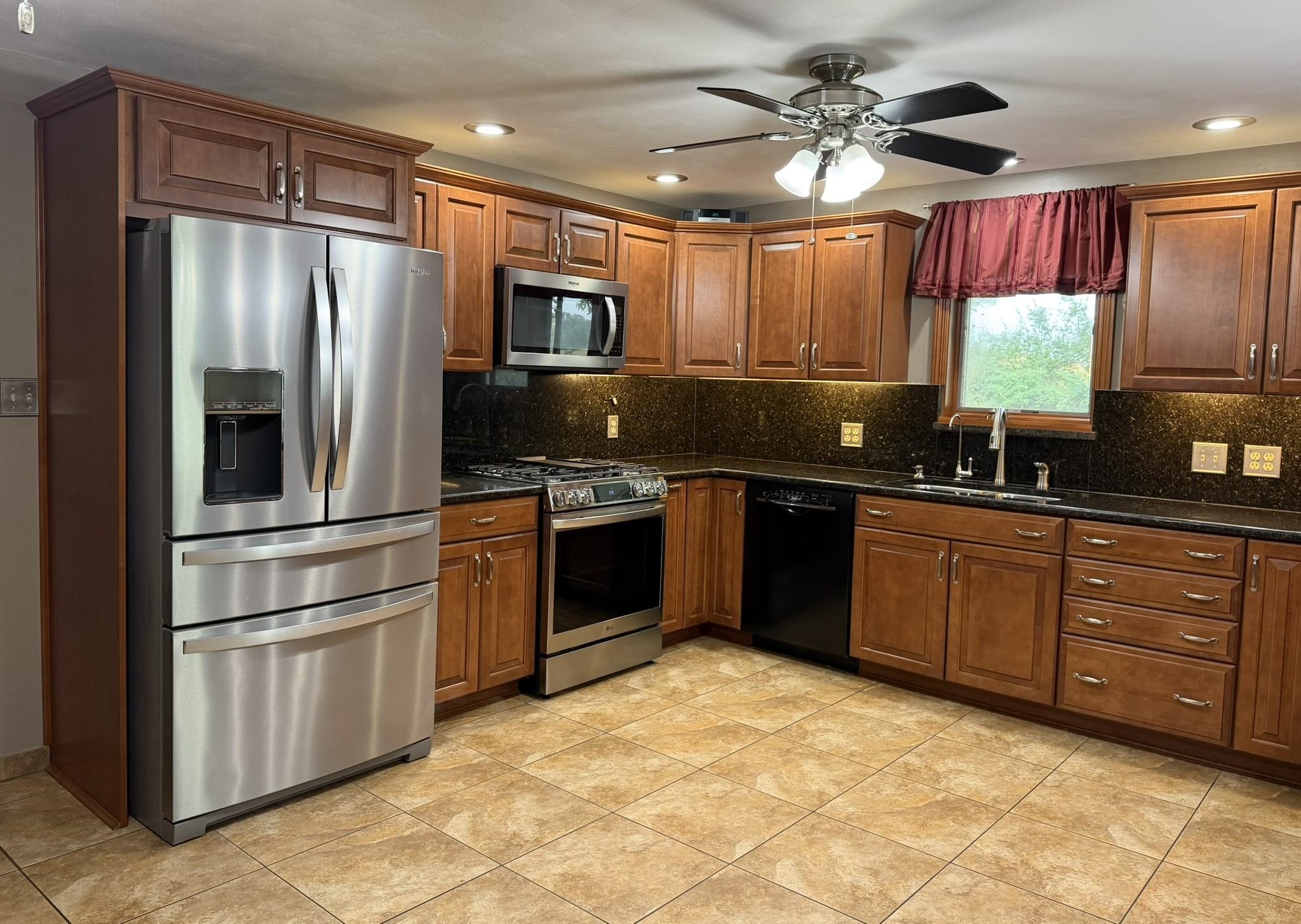 2472 West Red Oak Road Freeport, IL 61032 - Photo 15 of 54 Gallery Image 15