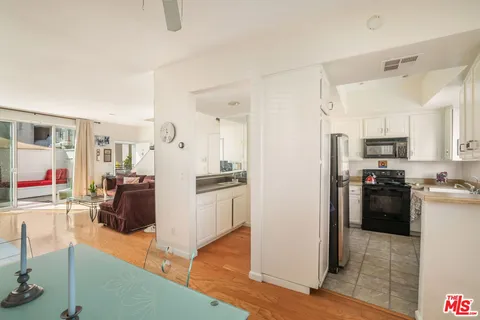 $685,000 | 4242 Stansbury Avenue, Unit 116, Sherman Oaks, CA 91423