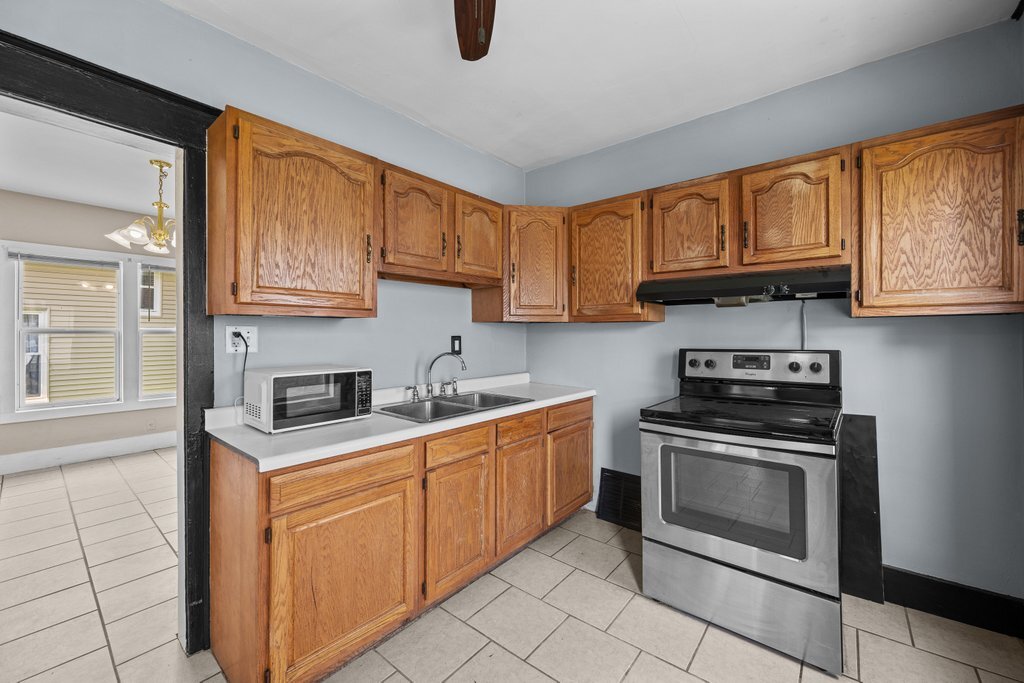 421 39th Street Moline, IL 61265 - Photo 12 of 28