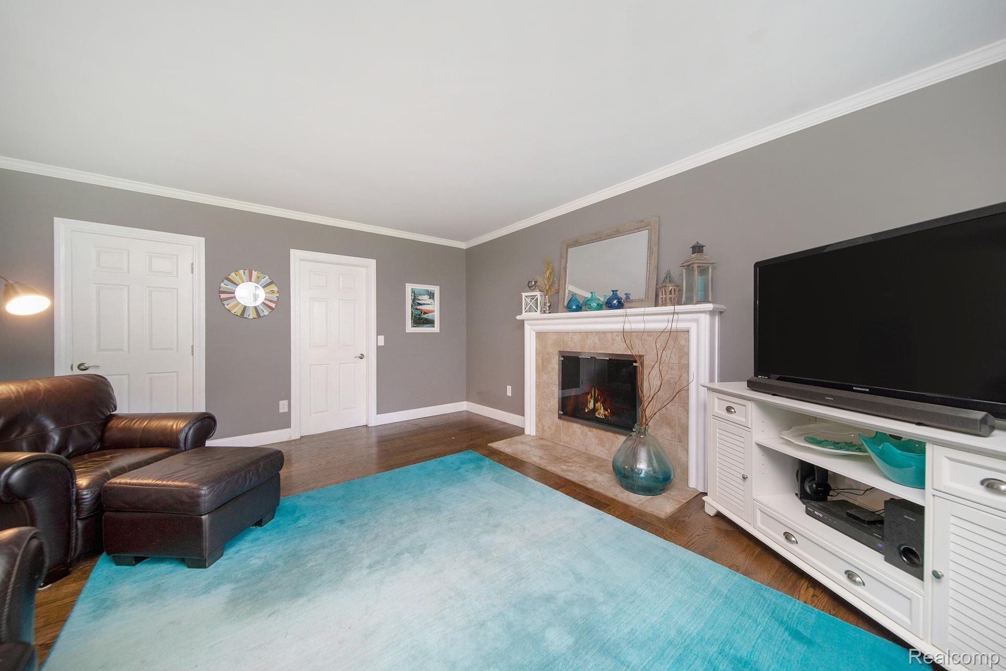 373 Gunder Drive Rochester, MI 48309 - Photo 12 of 39 Photo (8).jpg