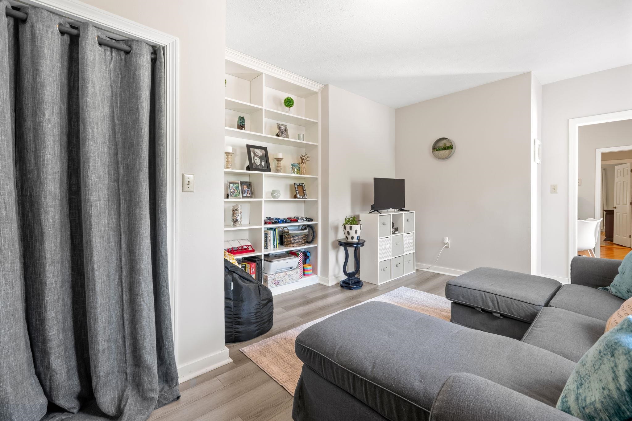 16 Meetinghouse Hill Road New Boston, NH 03070 - Photo 17 of 46