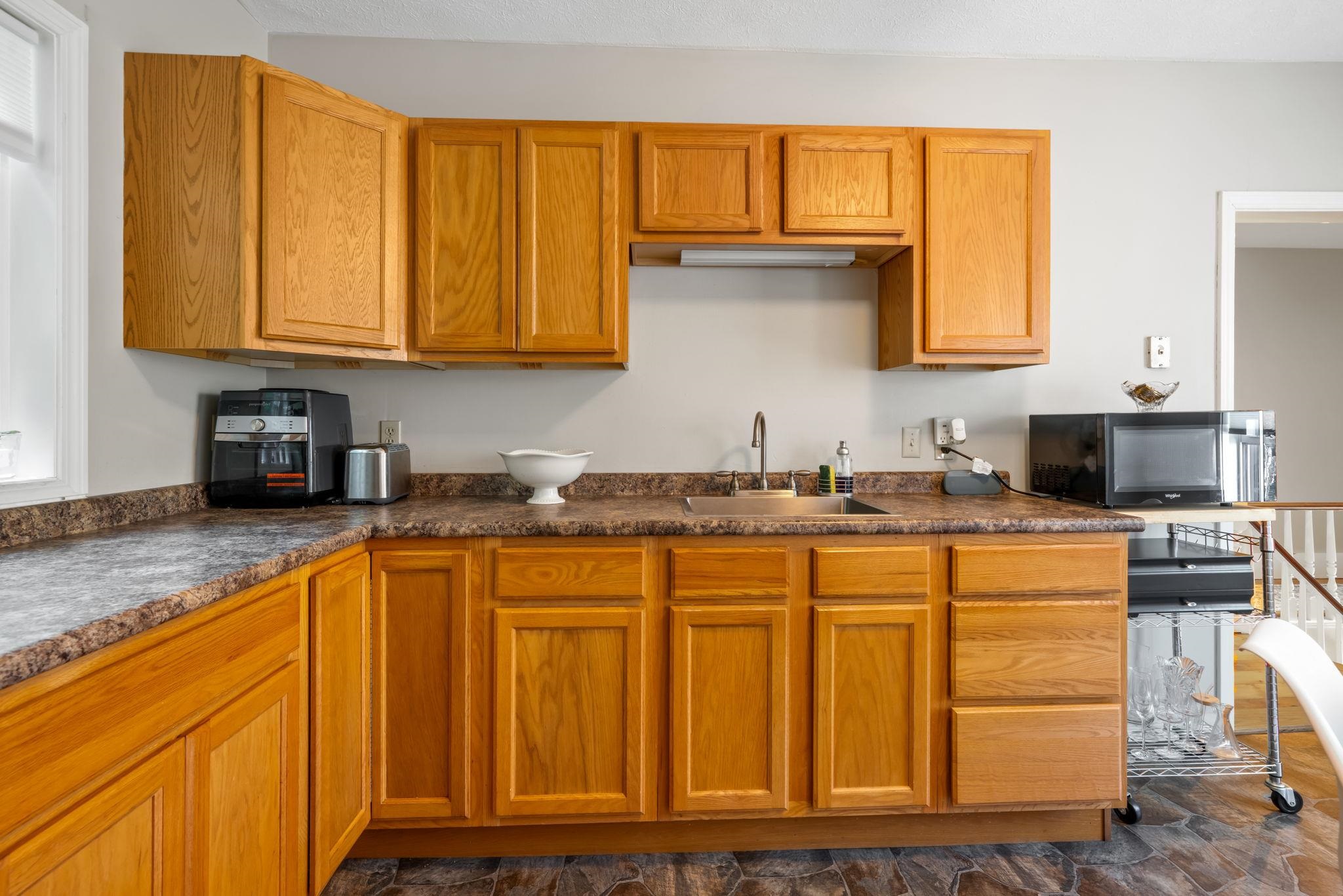 16 Meetinghouse Hill Road New Boston, NH 03070 - Photo 4 of 46