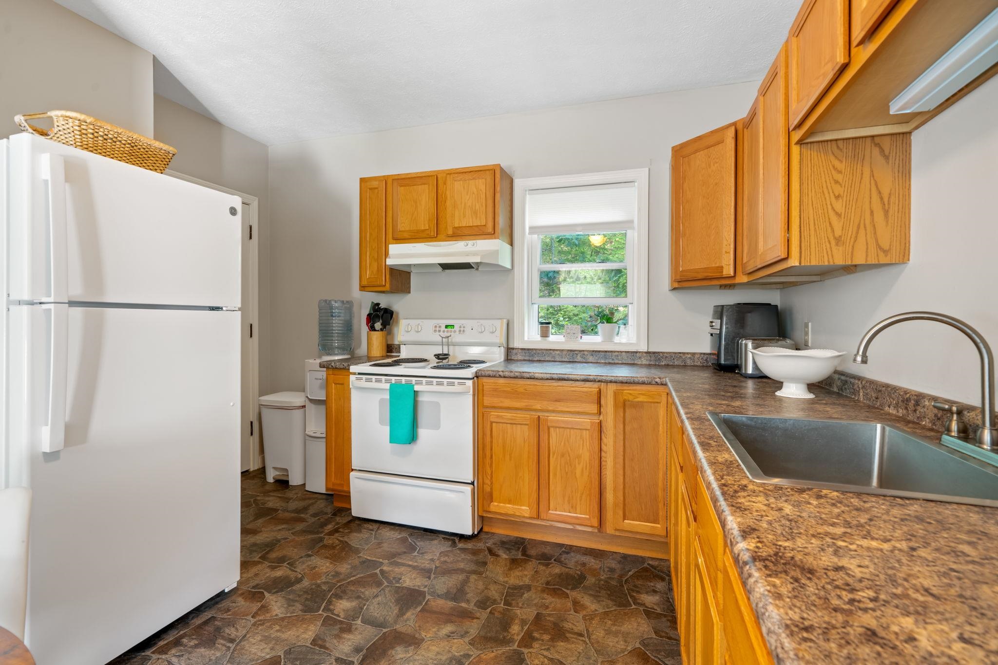 16 Meetinghouse Hill Road New Boston, NH 03070 - Photo 6 of 46