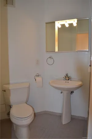 $3,850 | 4 Martine Avenue, Unit 306, White Plains, NY 10606