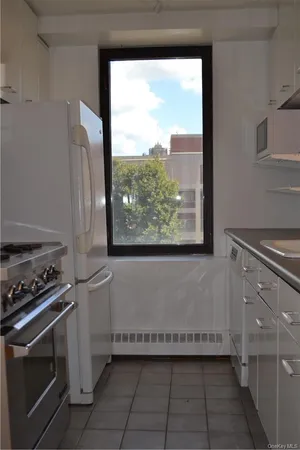 $3,850 | 4 Martine Avenue, Unit 306, White Plains, NY 10606