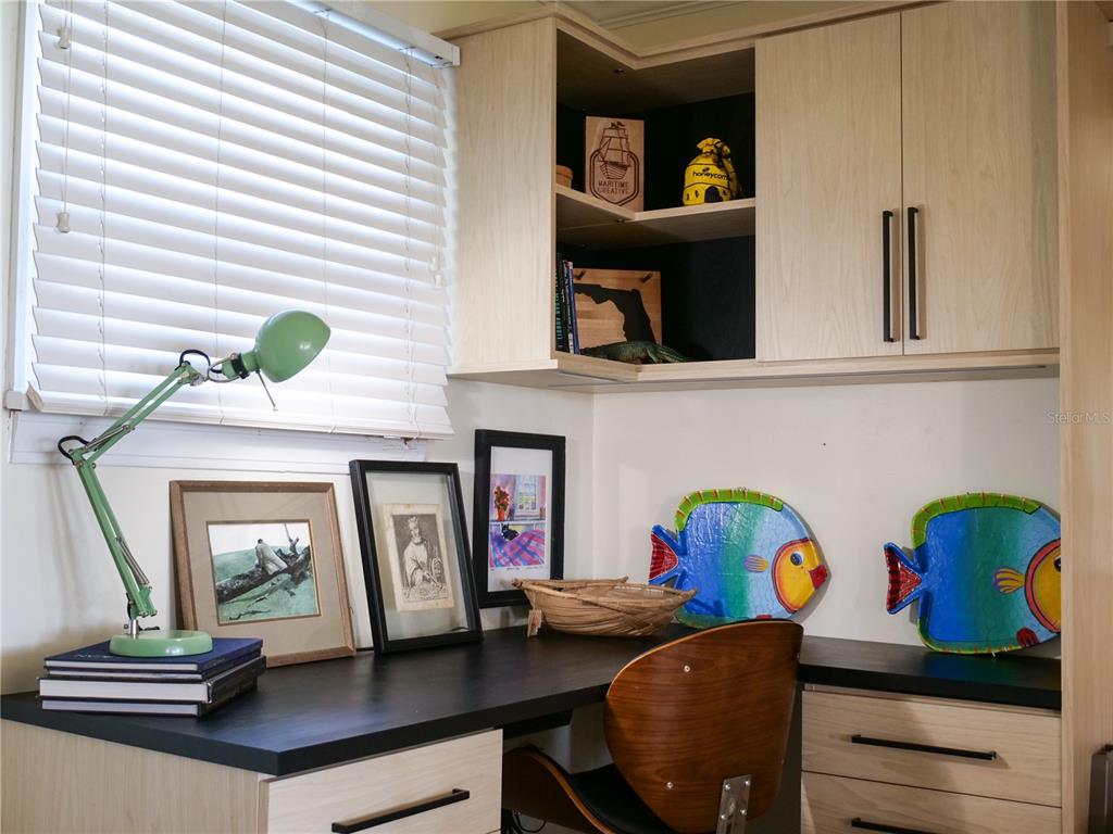 1711 County Road 13 South Elkton, FL 32033 - Photo 53 of 78 a living room with furniture and a potted plant