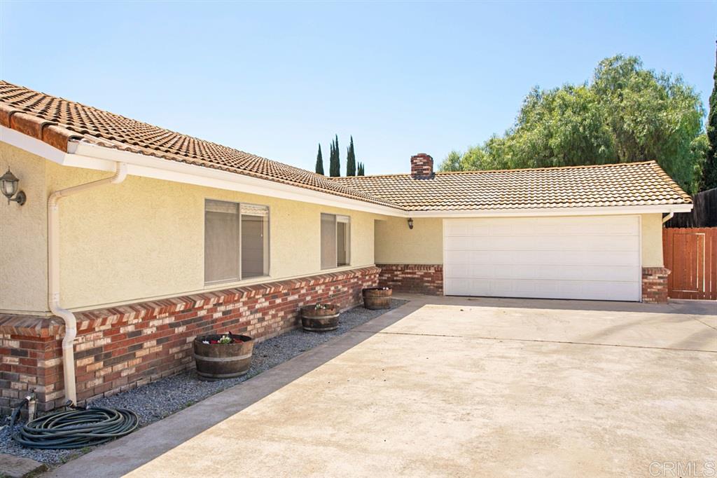 121 Alva Lane Fallbrook, CA 92028 - Photo 1 of 25 Gallery Image 1