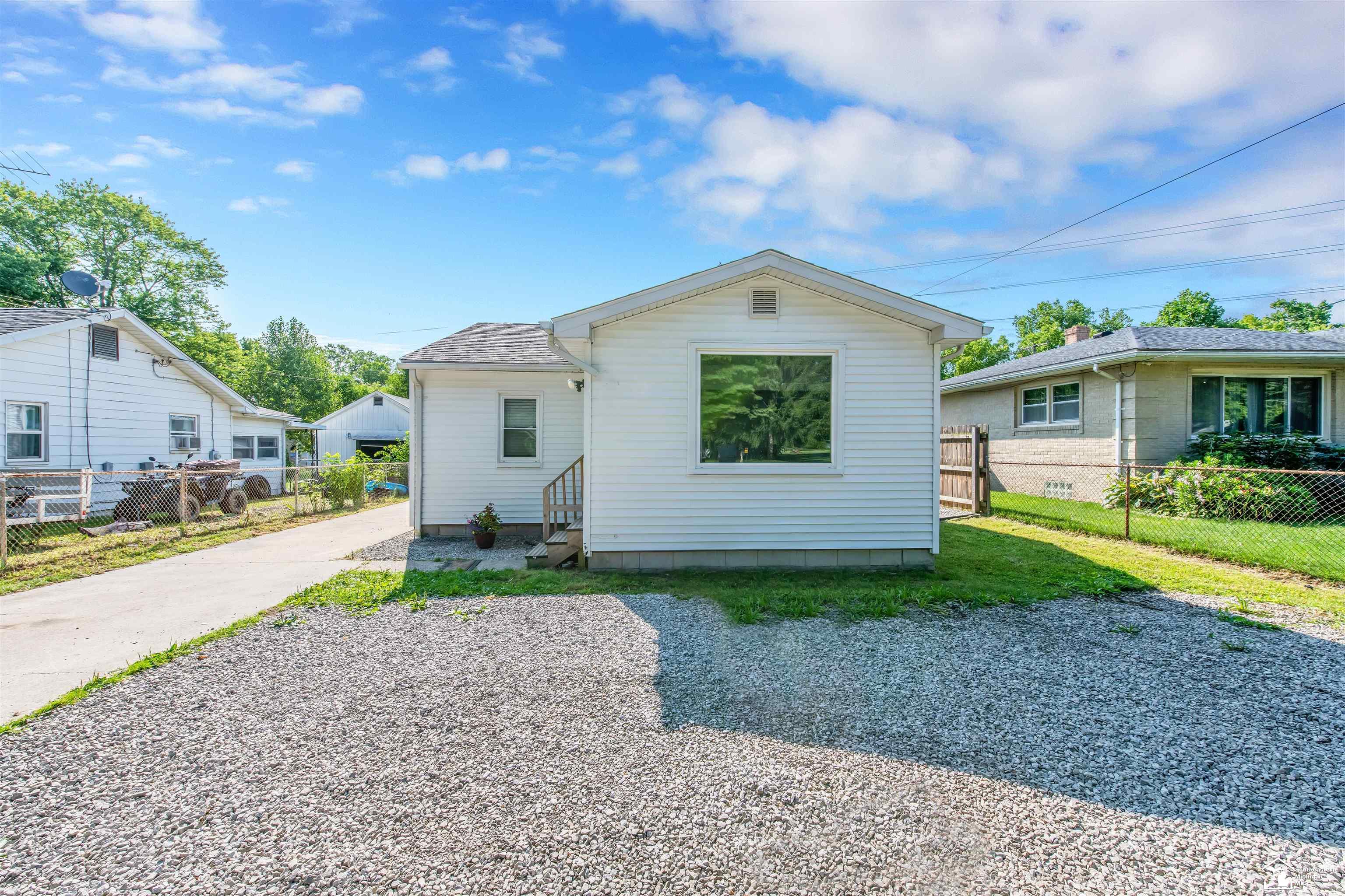 1848 Spaulding Road Monroe, MI 48162 - Photo 3 of 39