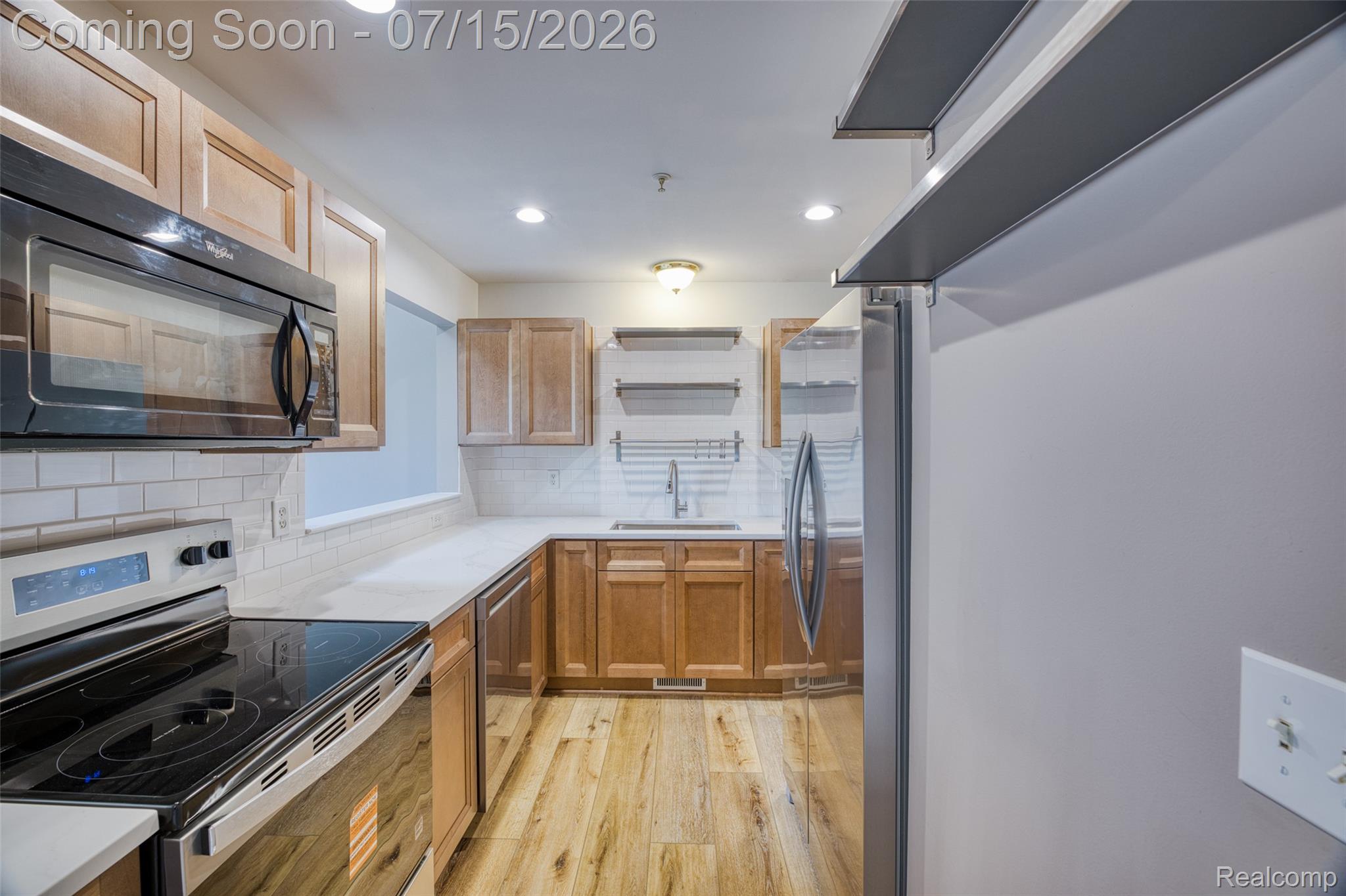 1159 Beaver Run Troy, MI 48083 - Photo 13 of 32 image-13.jpg