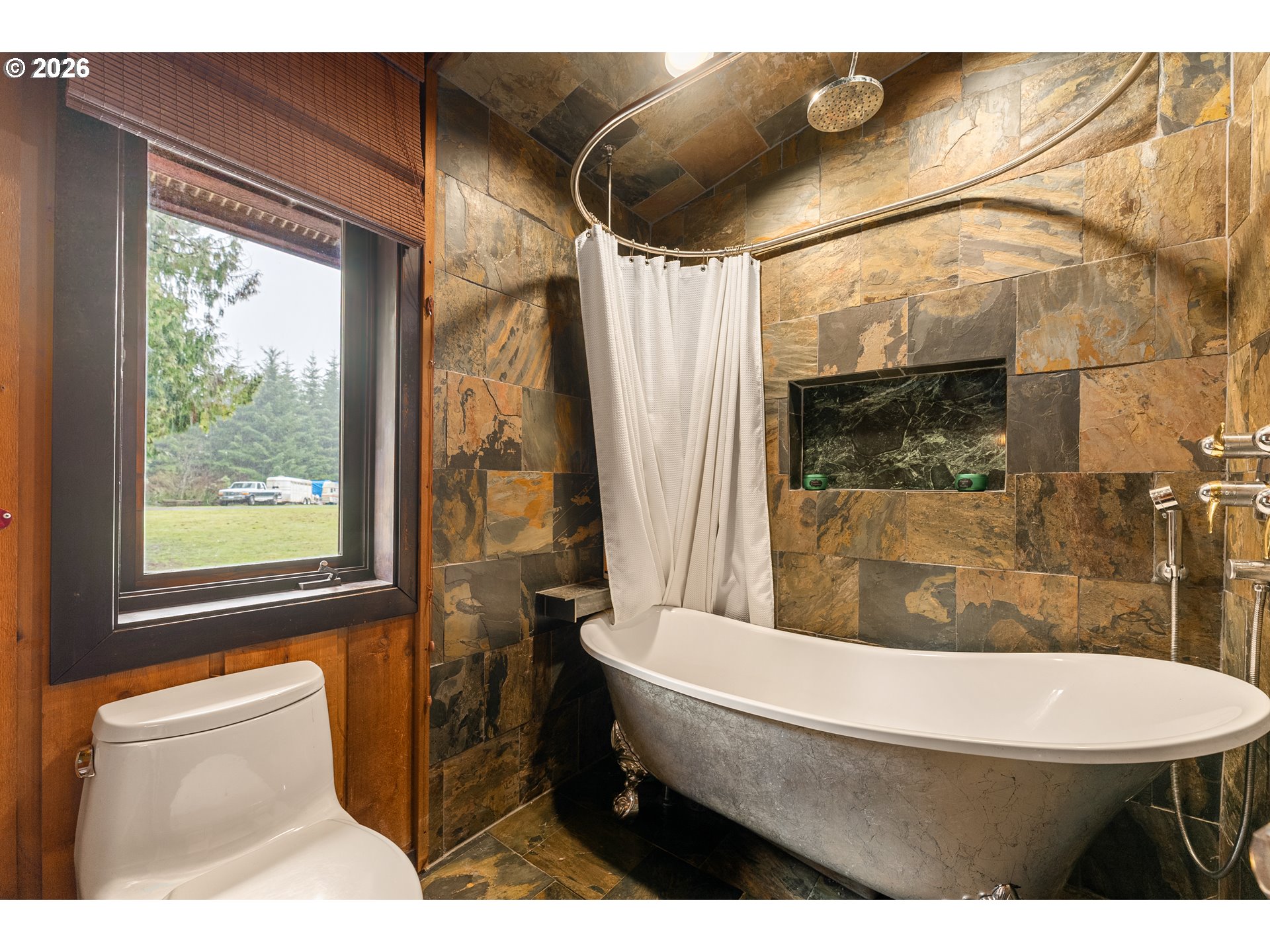 51720 Northwest Hayward Road Manning, OR 97125 - Photo 11 of 42 Bathroom