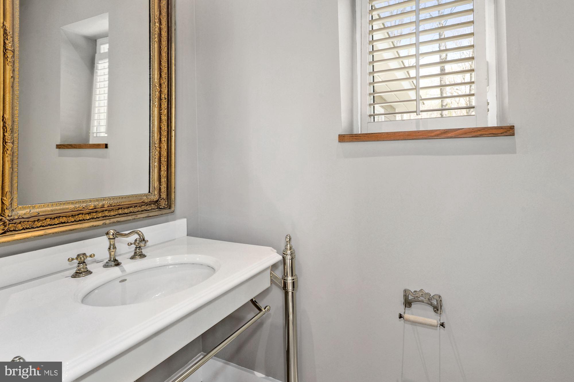 6480 Fireside Place Marshall, VA 20115 - Photo 21 of 36 Powder room in front entry
