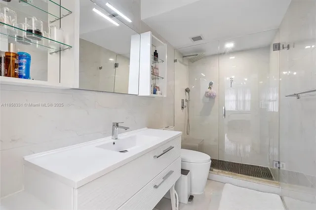 $3,750 | 1980 South Ocean Drive, Unit 19G, Hallandale Beach, FL 33009