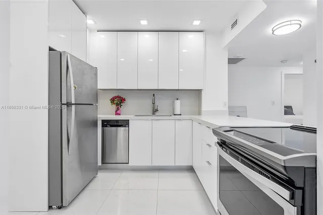 $3,750 | 1980 South Ocean Drive, Unit 19G, Hallandale Beach, FL 33009