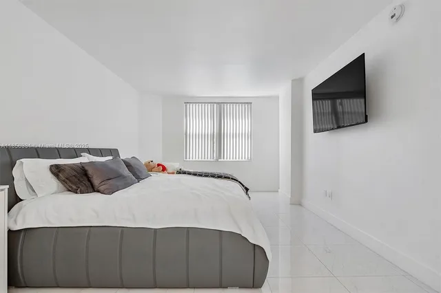 $3,750 | 1980 South Ocean Drive, Unit 19G, Hallandale Beach, FL 33009