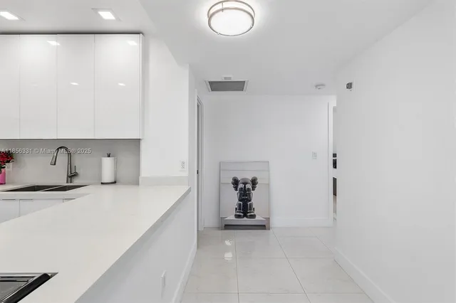 $3,750 | 1980 South Ocean Drive, Unit 19G, Hallandale Beach, FL 33009