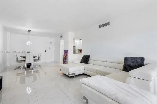 $3,750 | 1980 South Ocean Drive, Unit 19G, Hallandale Beach, FL 33009