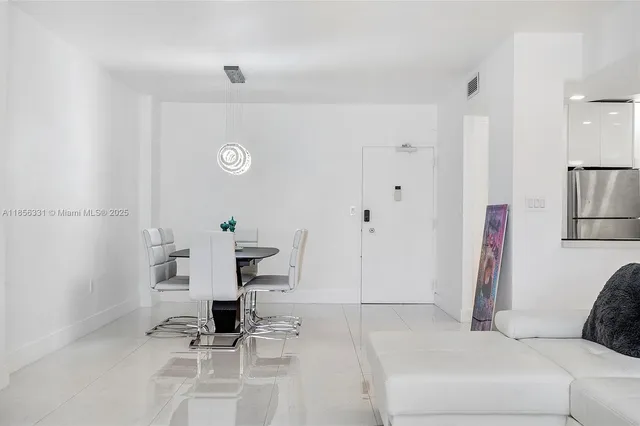 $3,750 | 1980 South Ocean Drive, Unit 19G, Hallandale Beach, FL 33009