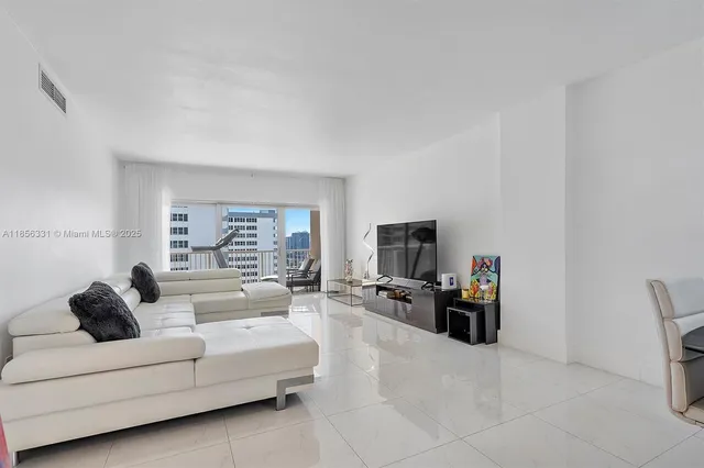 $3,750 | 1980 South Ocean Drive, Unit 19G, Hallandale Beach, FL 33009