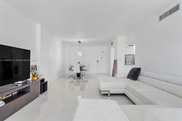 $3,750 | 1980 South Ocean Drive, Unit 19G, Hallandale Beach, FL 33009