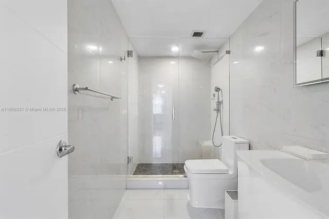 $3,750 | 1980 South Ocean Drive, Unit 19G, Hallandale Beach, FL 33009