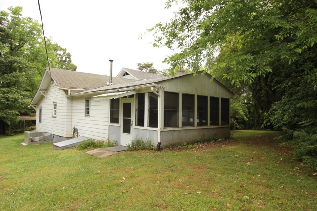 595 Terrapin Crossing Road Pickens, SC 29671 - Photo 3 of 36