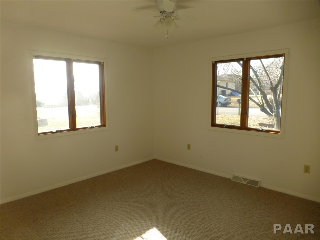520 Brookview Road East Peoria, IL 61611 - Photo 15 of 23 Gallery Image 15