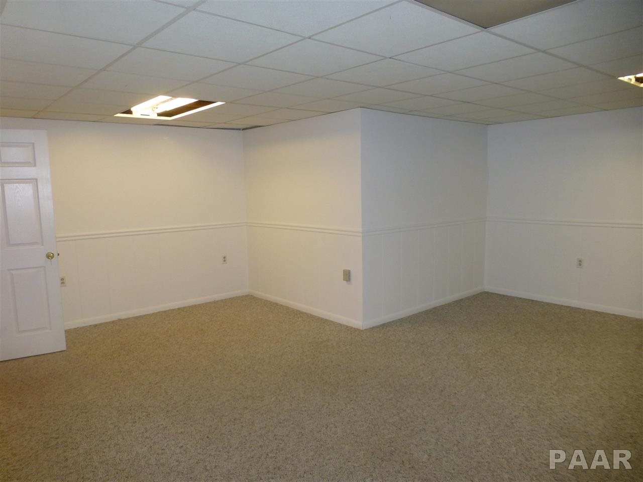 520 Brookview Road East Peoria, IL 61611 - Photo 17 of 23 Gallery Image 17