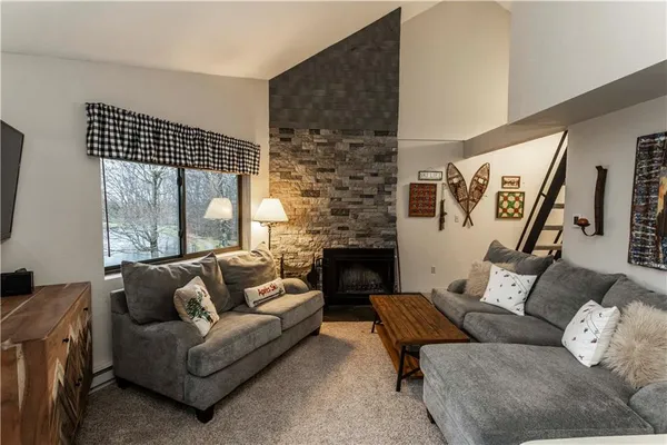 $169,500 | 1234 Gristmill Lane, Hidden Valley, PA 15502