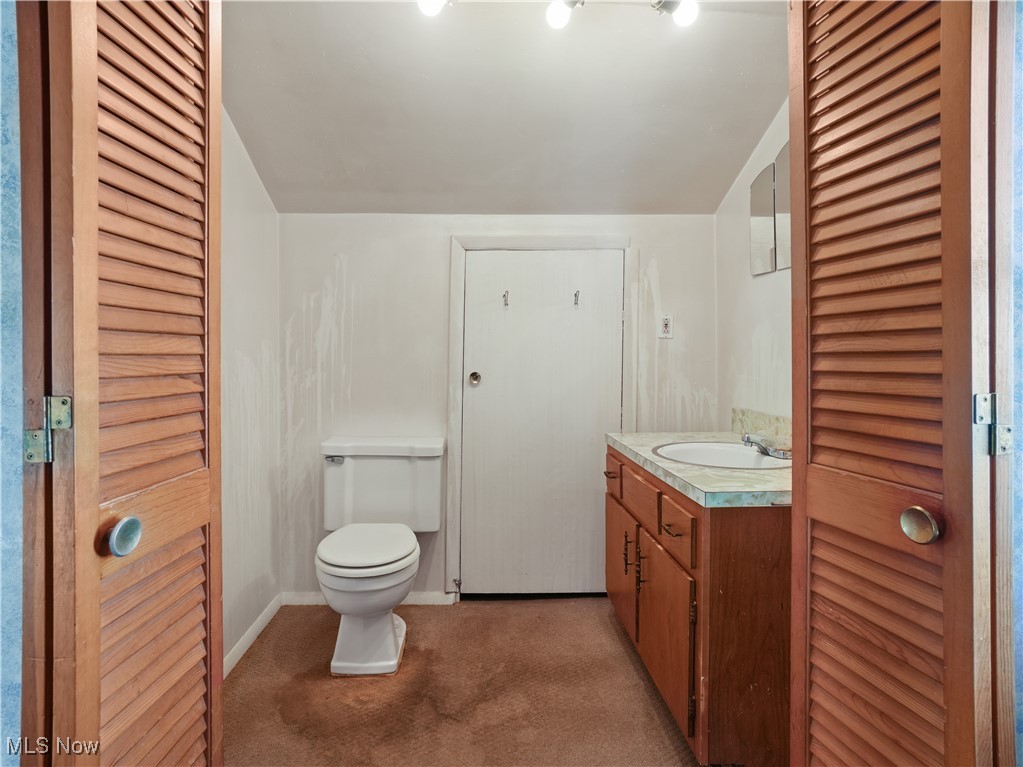1592 Biltmore Road Cleveland, OH 44124 - Photo 14 of 31 1/2 bath in upstairs of front home