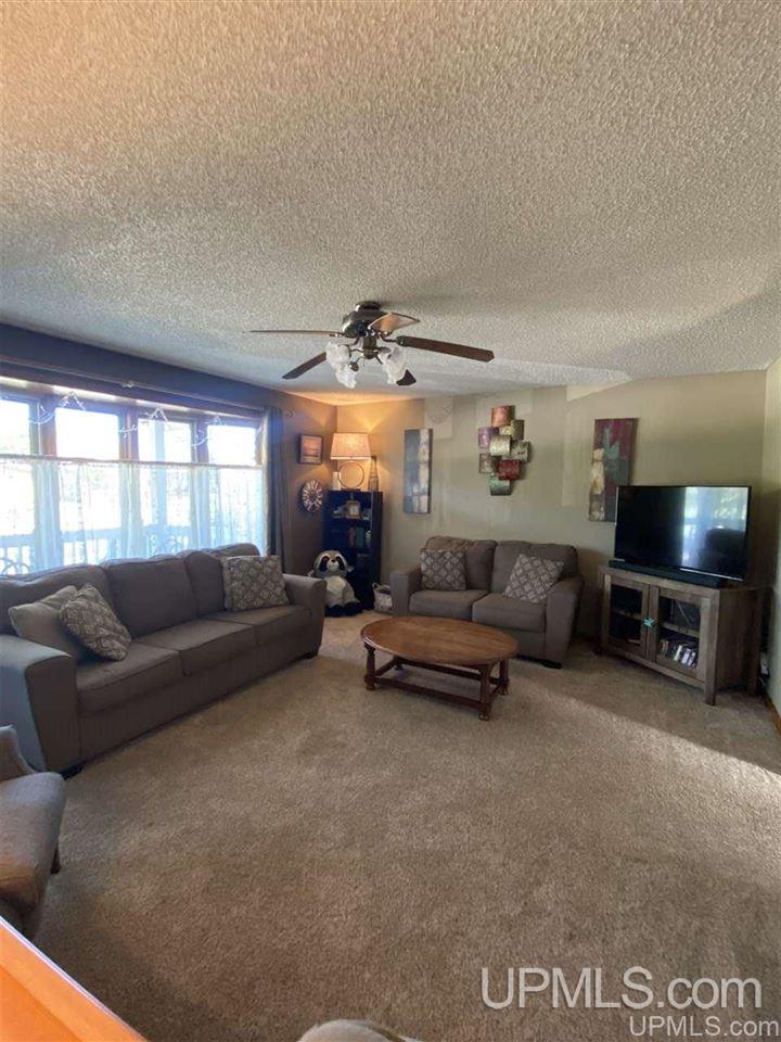 1116 South Lincoln Road Escanaba, MI 49829 - Photo 4 of 29 Gallery Image 4