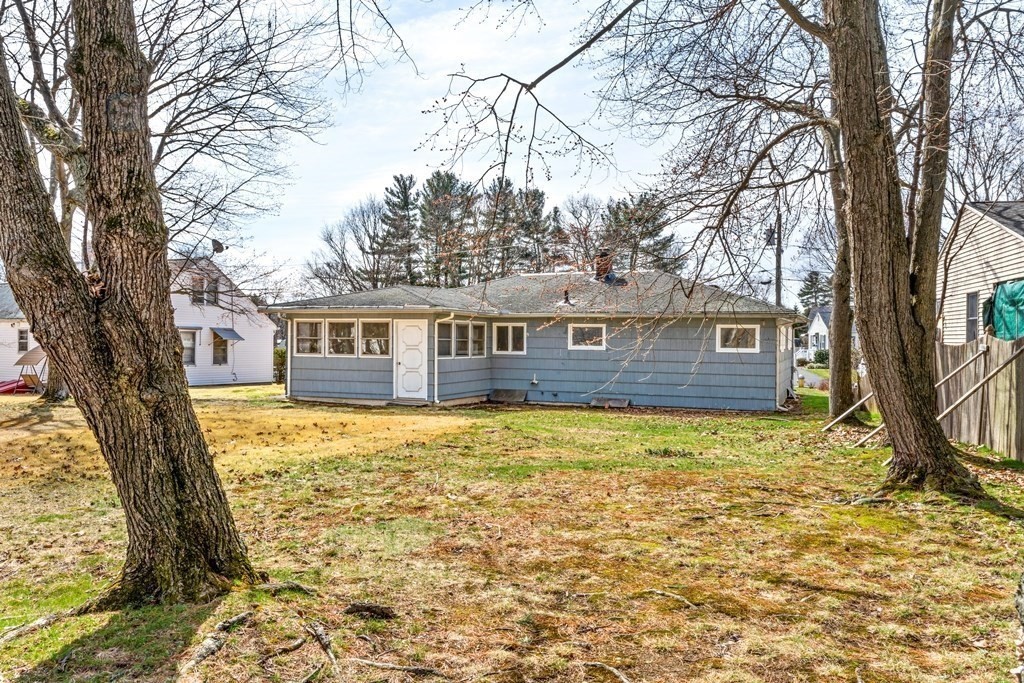 62 Brittany Road Springfield, MA 01151 - Photo 5 of 25