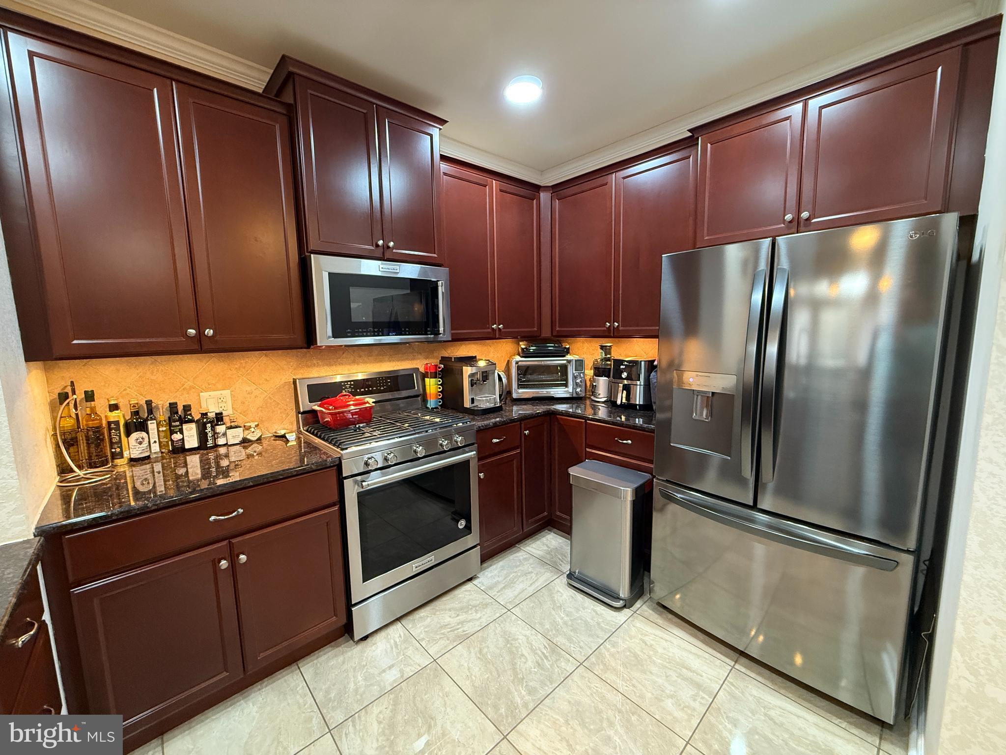 266 Carson Terrace Huntingdon Valley, PA 19006 - Photo 6 of 52