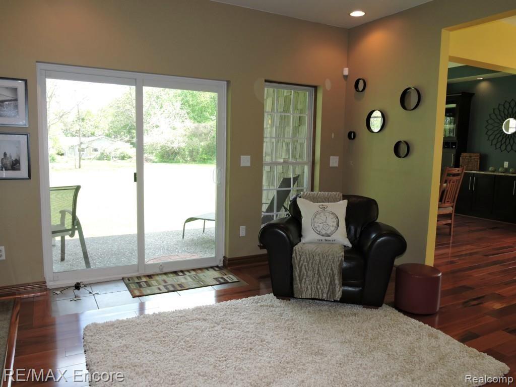 2470 Ridge Road White Lake, MI 48383 - Photo 6 of 44 DSCN1286.jpg