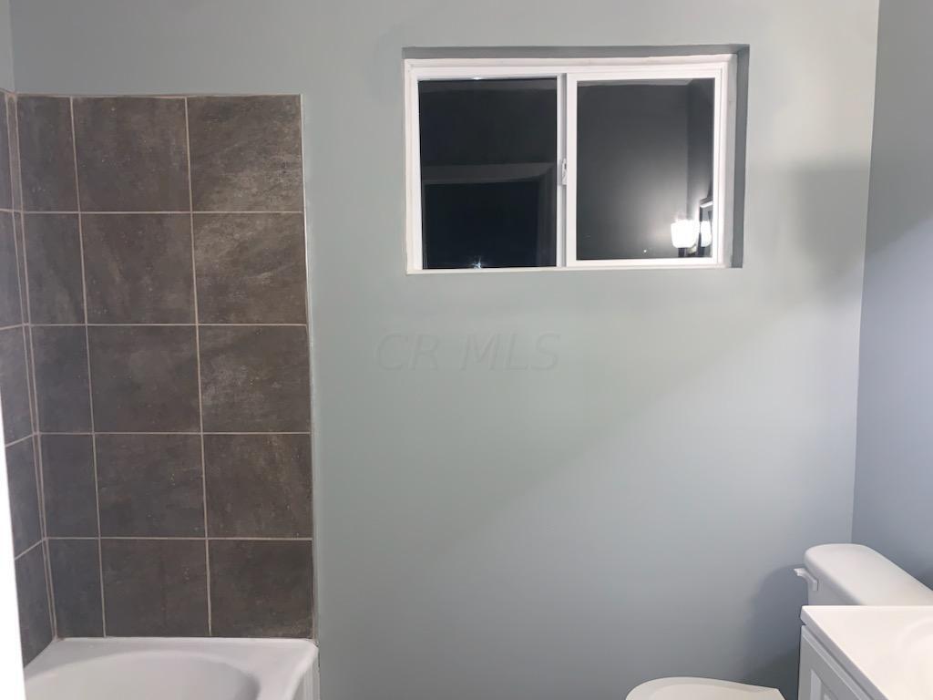 68 North Hampton Road, Unit C Columbus, OH 43213 - Photo 23 of 41 IMG_2525