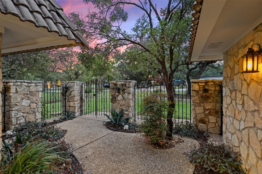 113 Comet Lakeway, TX 78734 - Photo 3 of 31