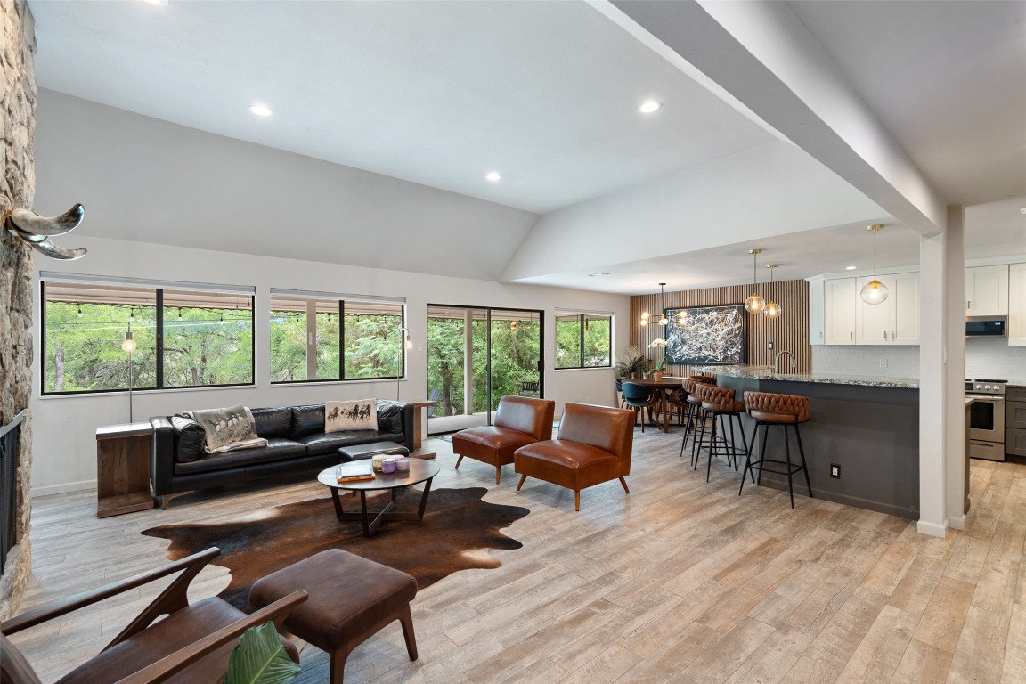 113 Comet Lakeway, TX 78734 - Photo 7 of 31